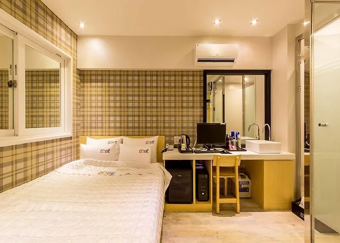 Oncheonjang Cube Motel