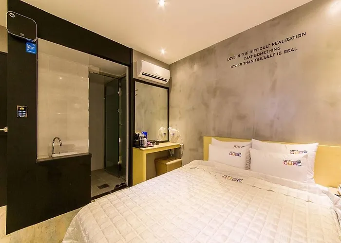 Oncheonjang Cube Motel *