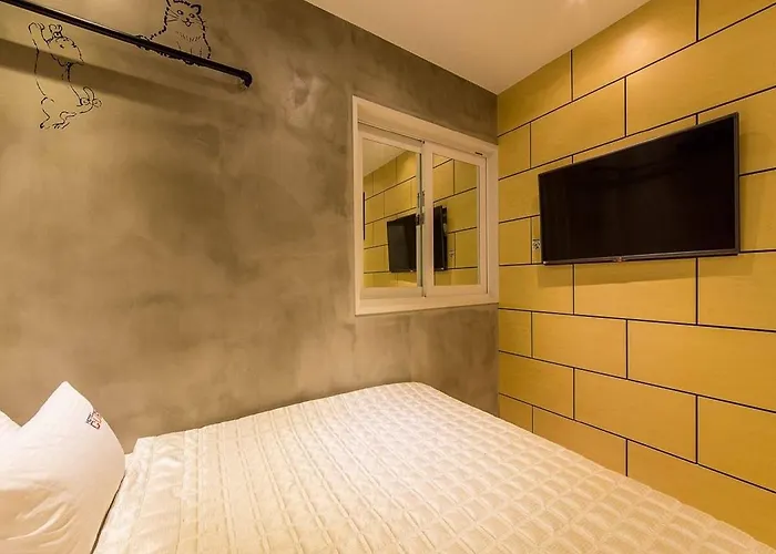 Oncheonjang Cube Motel *